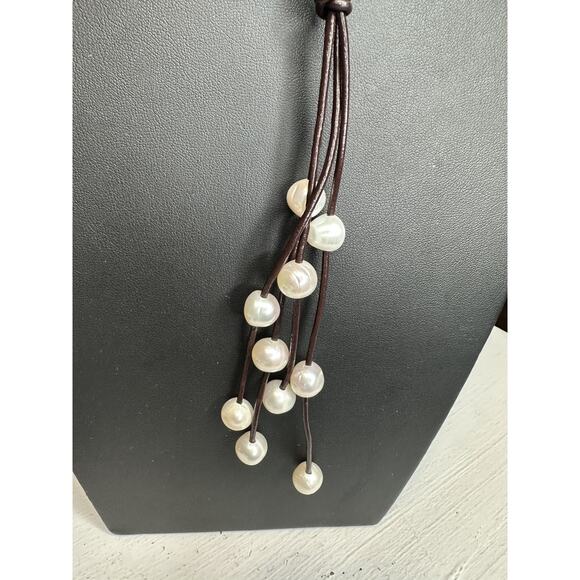 Multi strand brown leather floating pearl necklace - Picture 4 of 8